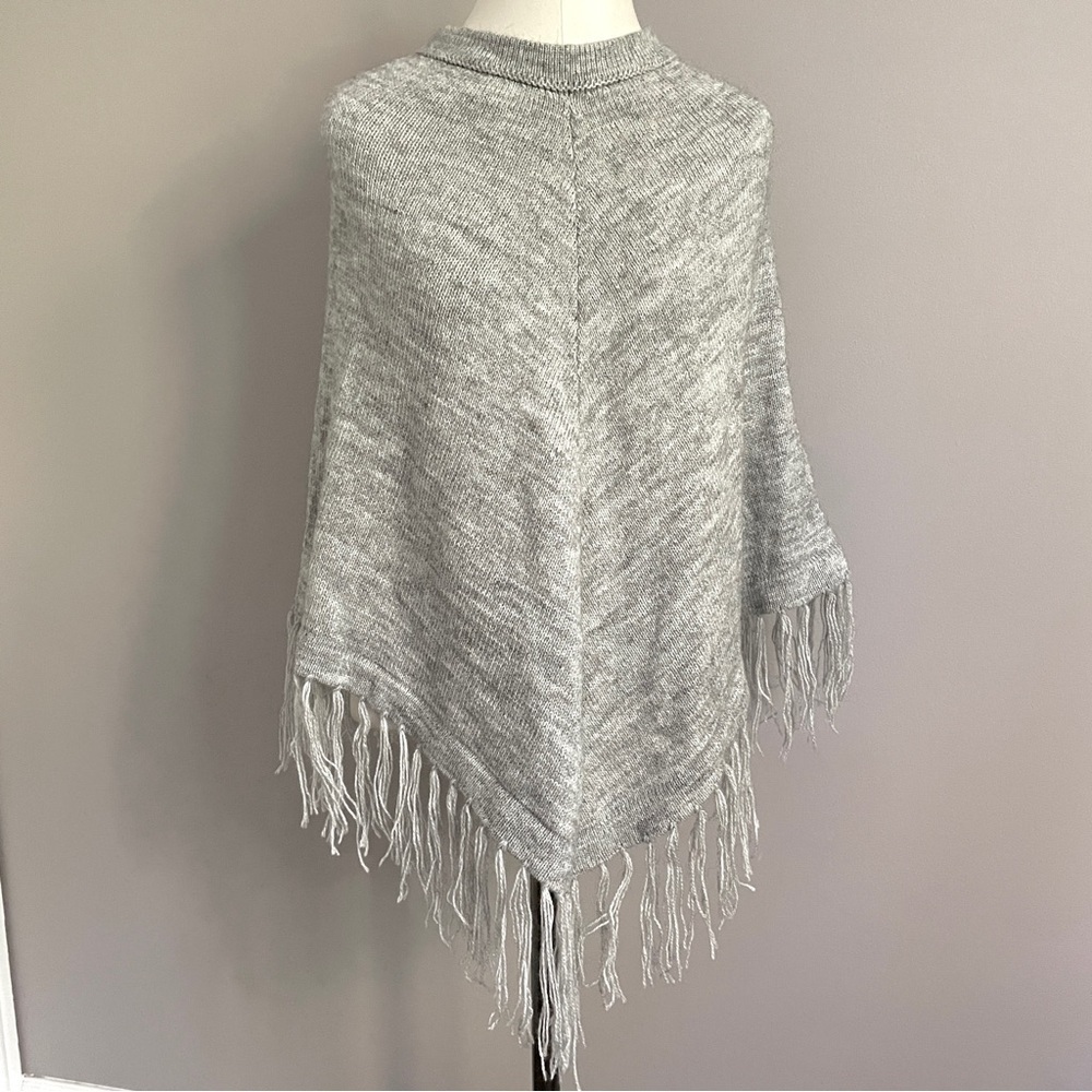 Gray Fringed Alpaca Sweater Poncho - Small, from Peru 🇵🇪 - Picture 3 of 11